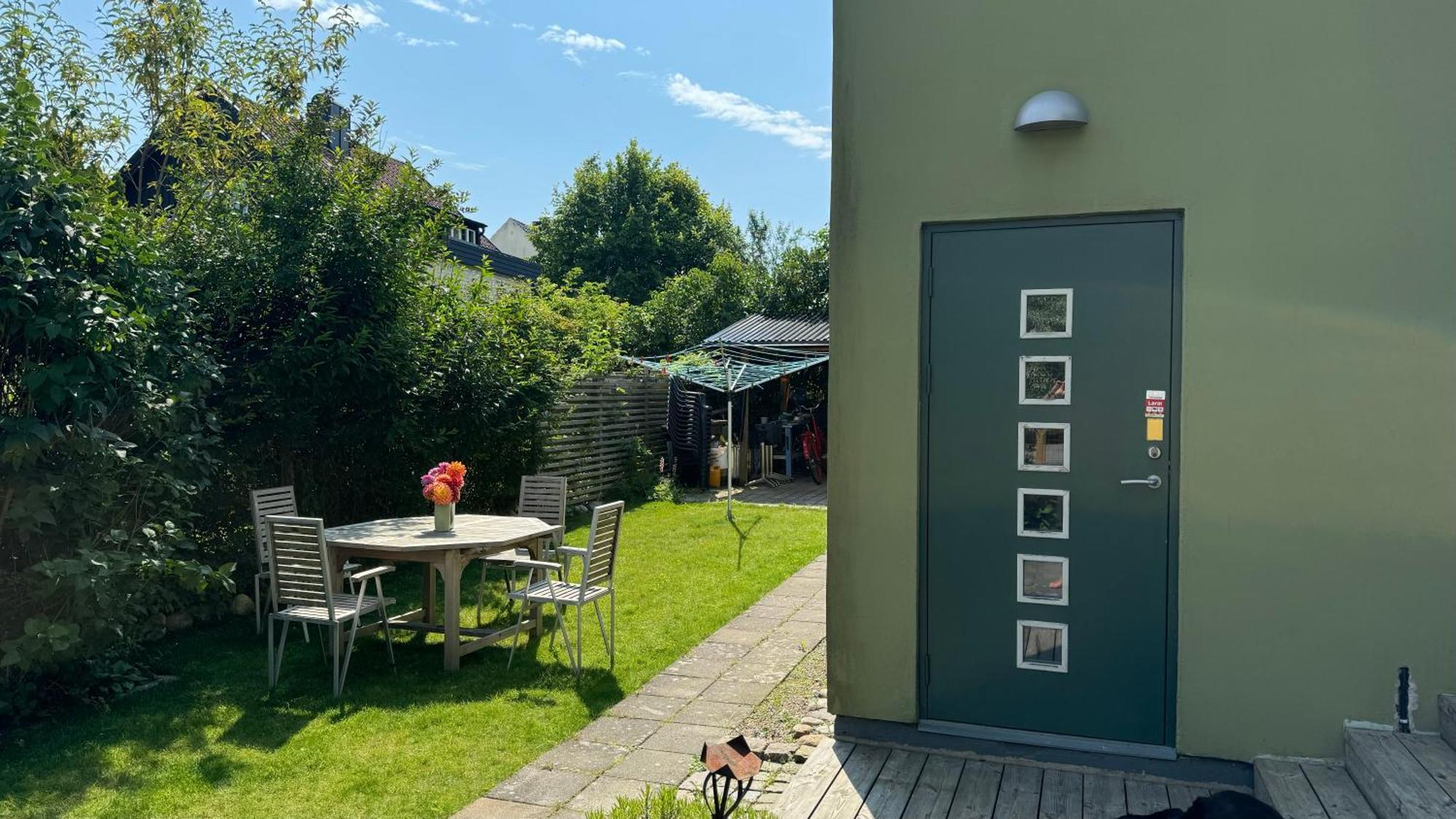 Modernt Hus Naera Stad Och Strand イースタッド エクステリア 写真